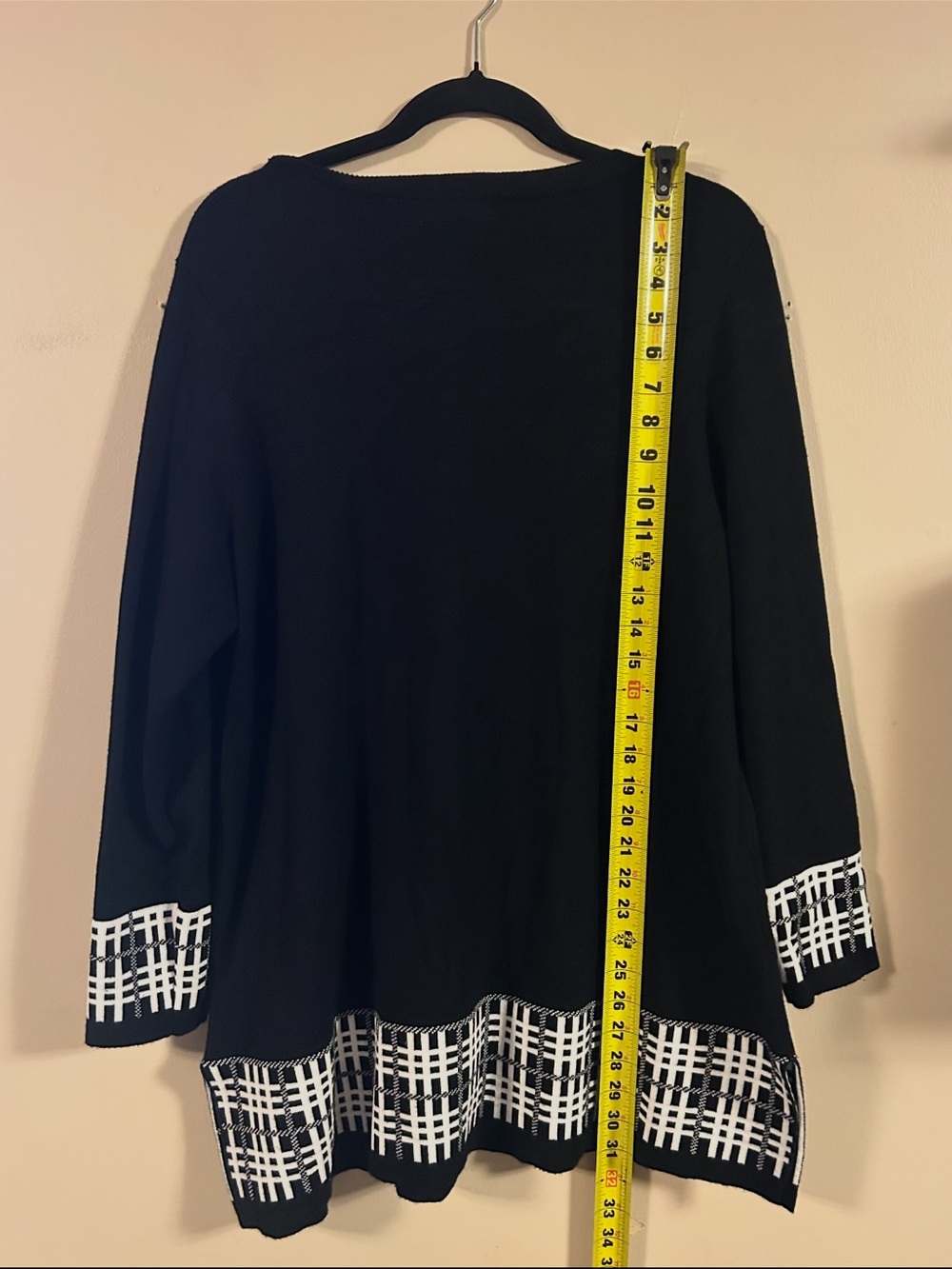 Kim Rogers Black & White Plaid Trim Tunic Top – 1X - Picture 5 of 7